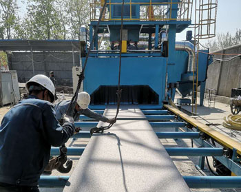 河北唐鋼客戶案例，Q6924鋼板預處理拋丸機清理效果圖